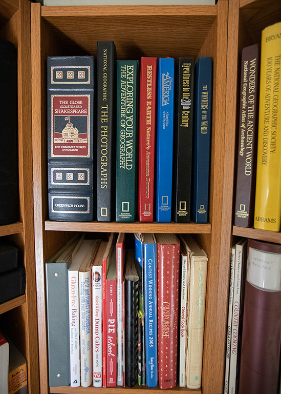 %_tempFileNamebookcase_1%
